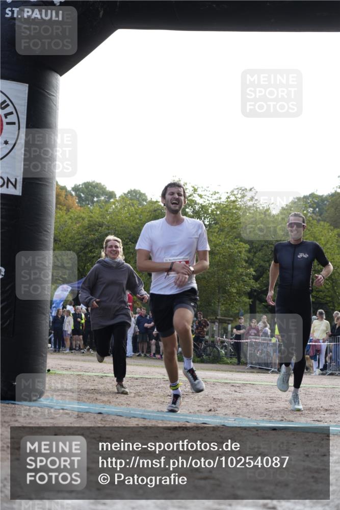 13.09.2026 - Stadtparktriathlon Patografie http://msf.ph/oto/10254087 13.09.2026 10:50:21 Ziel 262 meine-sportfotos.de