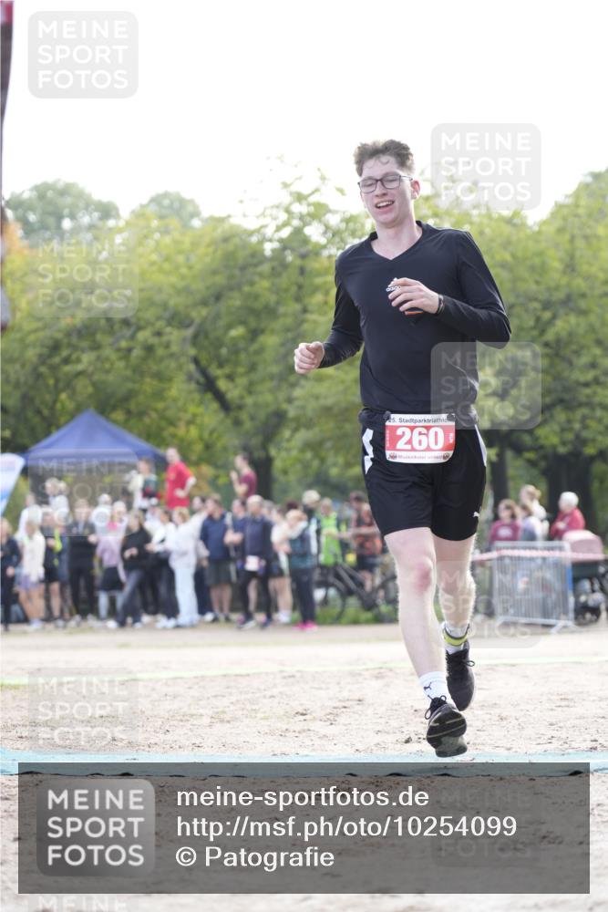 13.09.2026 - Stadtparktriathlon Patografie http://msf.ph/oto/10254099 13.09.2026 10:50:50 Ziel 260 meine-sportfotos.de