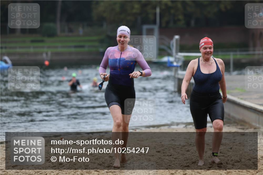 13.09.2026 - Stadtparktriathlon Mo-Foto http://msf.ph/oto/10254247 13.09.2026 10:14:56 Schwimmen 423, 442 meine-sportfotos.de