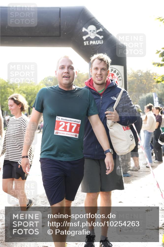 13.09.2026 - Stadtparktriathlon Patografie http://msf.ph/oto/10254263 13.09.2026 10:55:43 Ziel 216, 217, 228 meine-sportfotos.de