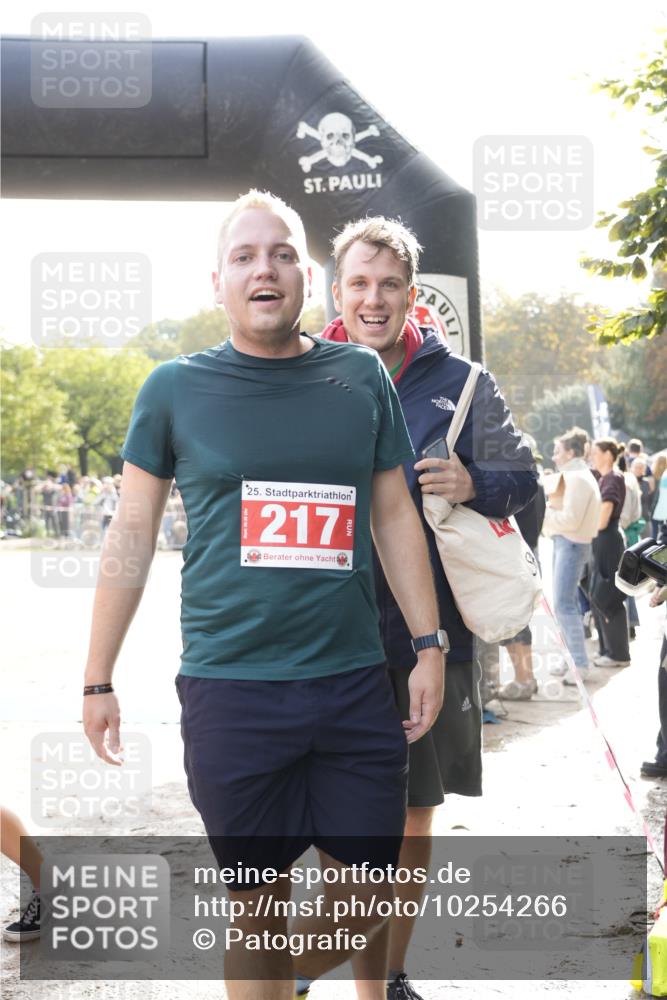 13.09.2026 - Stadtparktriathlon Patografie http://msf.ph/oto/10254266 13.09.2026 10:55:43 Ziel 216, 217, 228 meine-sportfotos.de