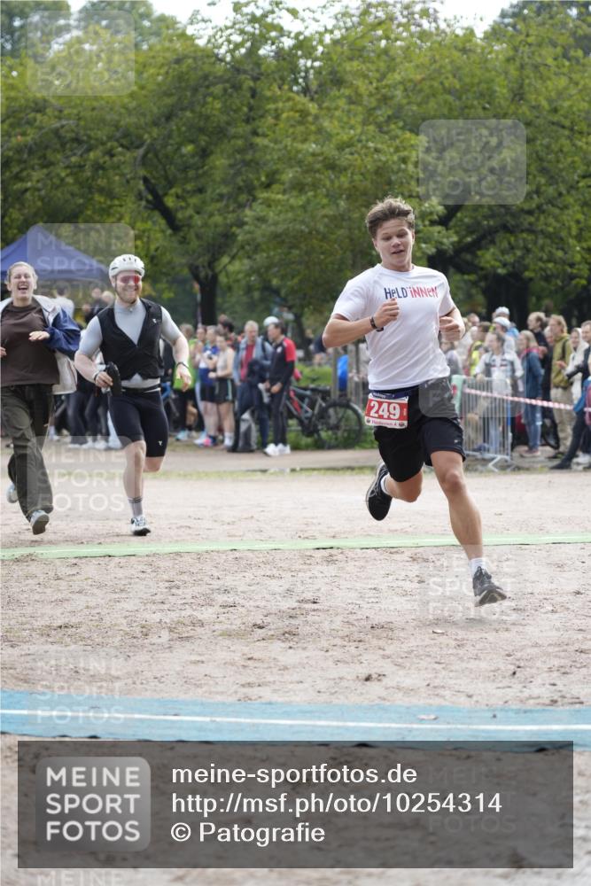 13.09.2026 - Stadtparktriathlon Patografie http://msf.ph/oto/10254314 13.09.2026 10:58:06 Ziel 249, 285 meine-sportfotos.de