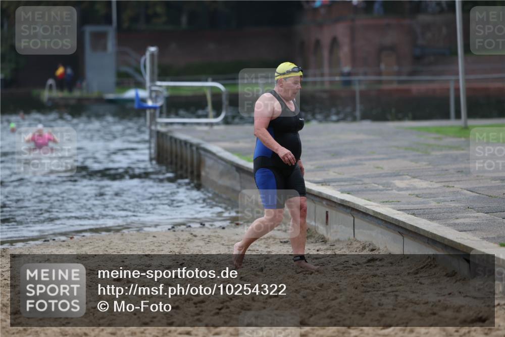 13.09.2026 - Stadtparktriathlon Mo-Foto http://msf.ph/oto/10254322 13.09.2026 10:15:30 Schwimmen 777 meine-sportfotos.de