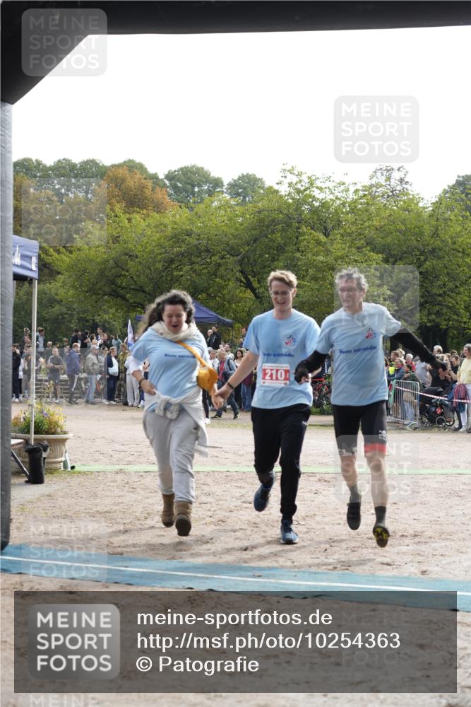 13.09.2026 - Stadtparktriathlon Patografie http://msf.ph/oto/10254363 13.09.2026 10:59:16 Ziel 210, 238 meine-sportfotos.de