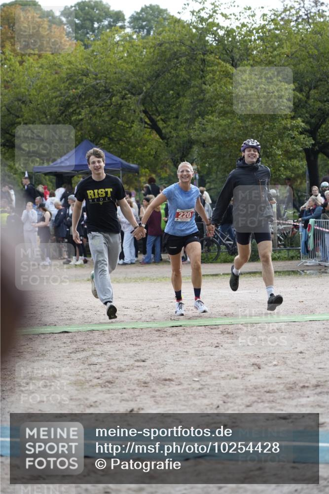 13.09.2026 - Stadtparktriathlon Patografie http://msf.ph/oto/10254428 13.09.2026 11:00:14 Ziel 220 meine-sportfotos.de