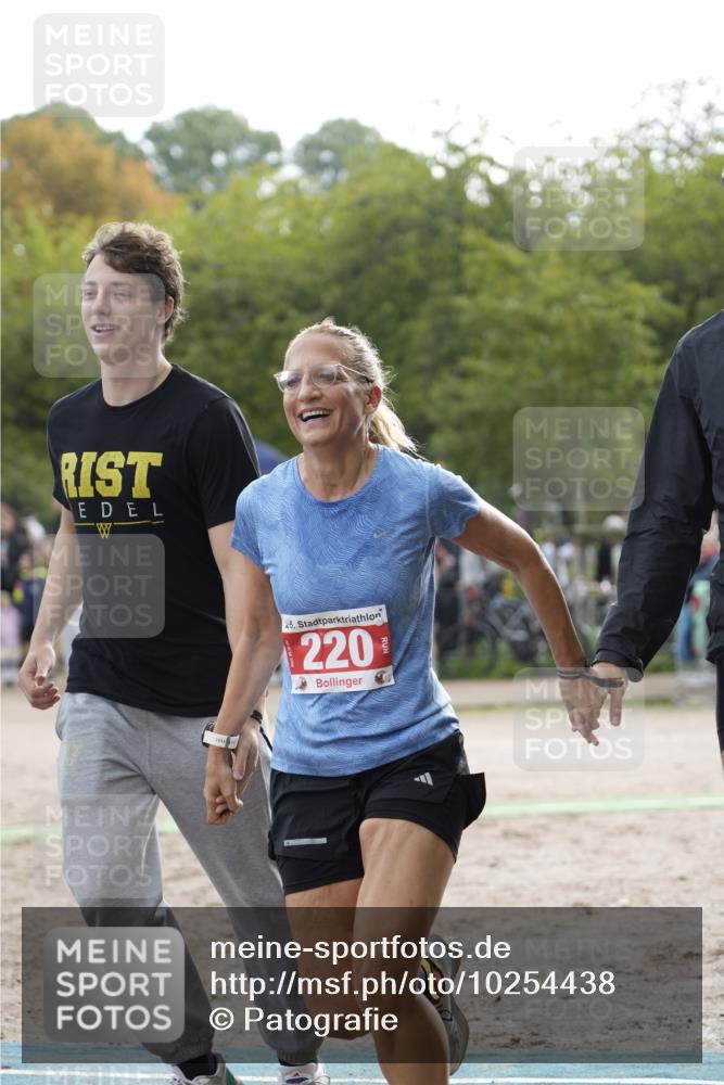 13.09.2026 - Stadtparktriathlon Patografie http://msf.ph/oto/10254438 13.09.2026 11:00:17 Ziel 220 meine-sportfotos.de