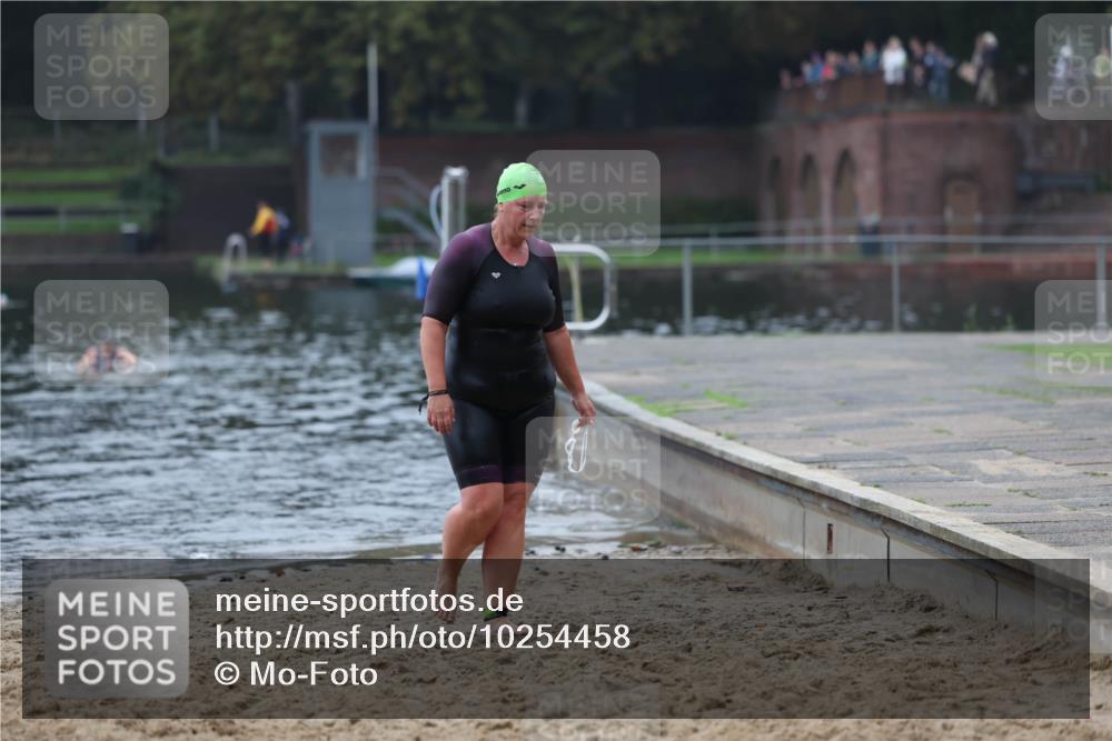 13.09.2026 - Stadtparktriathlon Mo-Foto http://msf.ph/oto/10254458 13.09.2026 10:16:20 Schwimmen 382, 394 meine-sportfotos.de