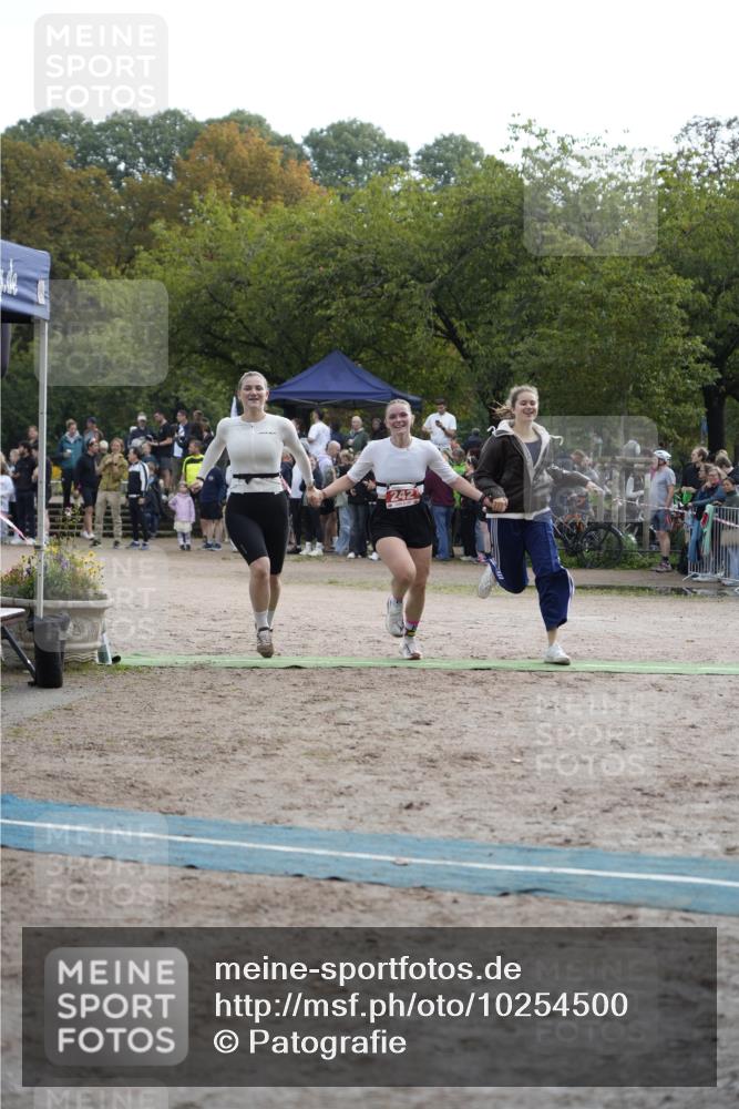 13.09.2026 - Stadtparktriathlon Patografie http://msf.ph/oto/10254500 13.09.2026 11:01:12 Ziel 242 meine-sportfotos.de