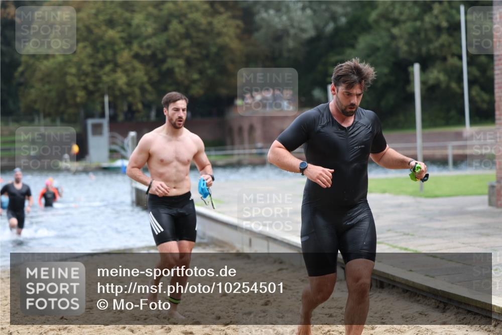 13.09.2026 - Stadtparktriathlon Mo-Foto http://msf.ph/oto/10254501 13.09.2026 11:32:06 Schwimmen 865, 896, 904, 911, 935 meine-sportfotos.de