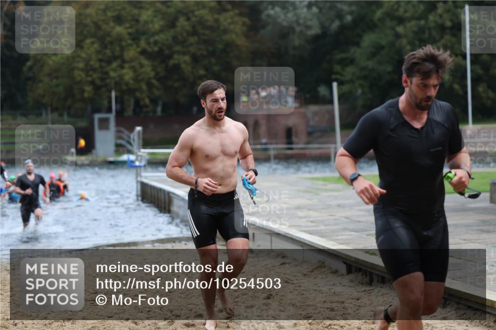13.09.2026 - Stadtparktriathlon Mo-Foto http://msf.ph/oto/10254503 13.09.2026 11:32:06 Schwimmen 865, 896, 904, 911, 935 meine-sportfotos.de