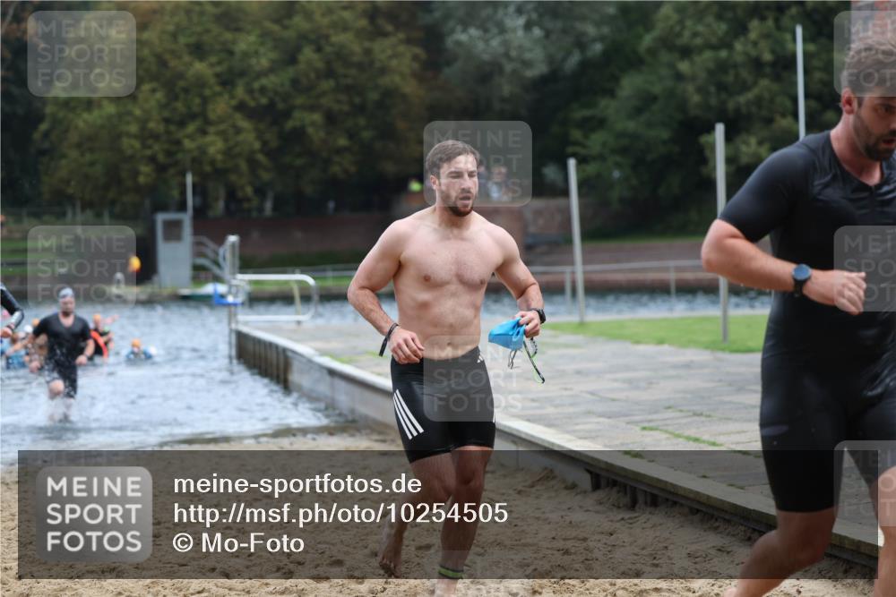 13.09.2026 - Stadtparktriathlon Mo-Foto http://msf.ph/oto/10254505 13.09.2026 11:32:06 Schwimmen 865, 896, 904, 911, 935 meine-sportfotos.de