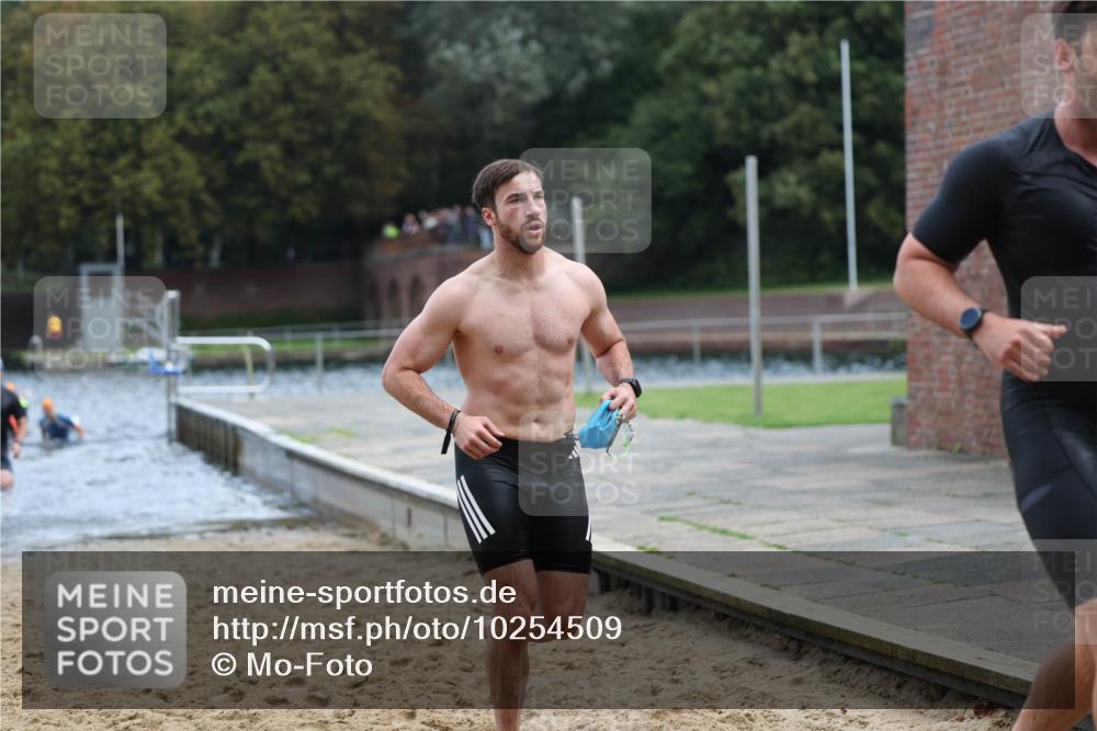 13.09.2026 - Stadtparktriathlon Mo-Foto http://msf.ph/oto/10254509 13.09.2026 11:32:07 Schwimmen 865, 896, 905, 907, 911, 935 meine-sportfotos.de