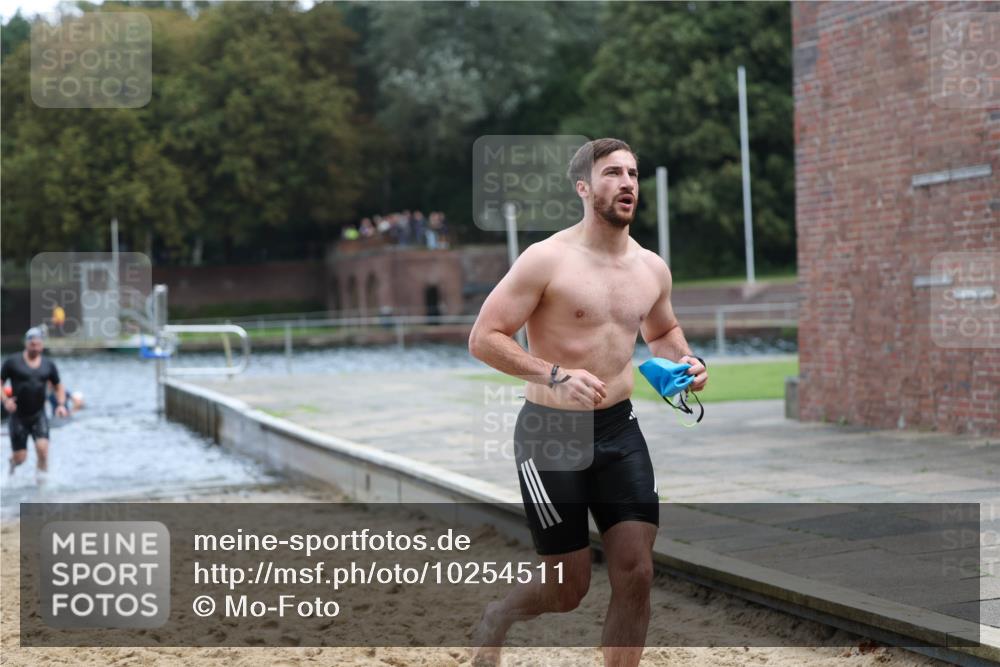 13.09.2026 - Stadtparktriathlon Mo-Foto http://msf.ph/oto/10254511 13.09.2026 11:32:07 Schwimmen 865, 896, 905, 907, 911, 935 meine-sportfotos.de