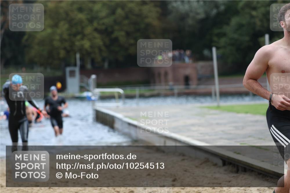 13.09.2026 - Stadtparktriathlon Mo-Foto http://msf.ph/oto/10254513 13.09.2026 11:32:07 Schwimmen 865, 896, 905, 907, 911, 935 meine-sportfotos.de