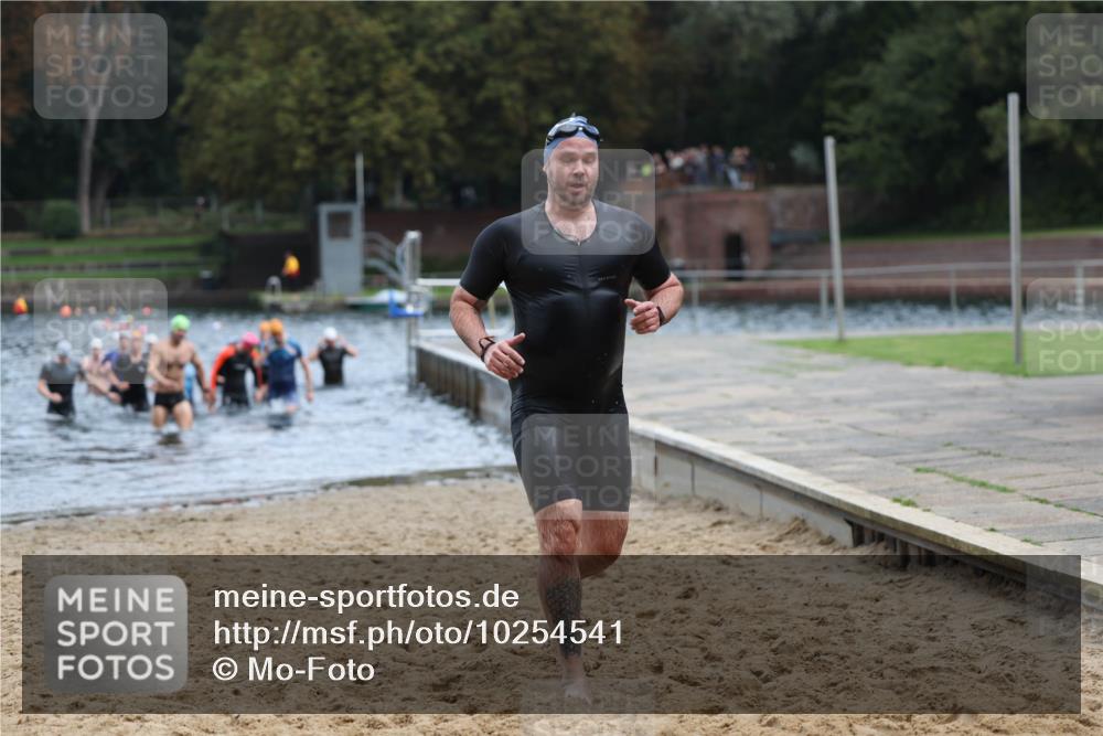 13.09.2026 - Stadtparktriathlon Mo-Foto http://msf.ph/oto/10254541 13.09.2026 11:32:12 Schwimmen 836, 857, 896, 905, 907, 923, 935, 939 meine-sportfotos.de