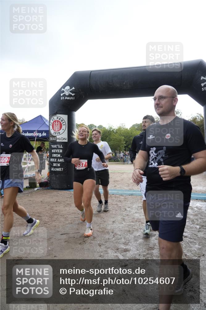 13.09.2026 - Stadtparktriathlon Patografie http://msf.ph/oto/10254607 13.09.2026 11:02:11 Ziel 309, 337 meine-sportfotos.de