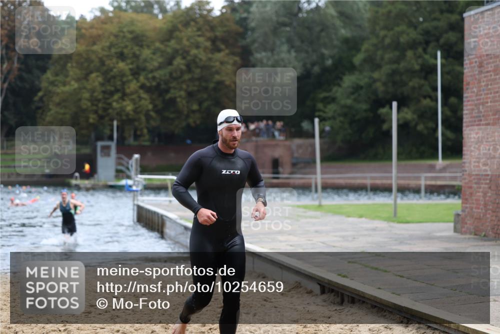 13.09.2026 - Stadtparktriathlon Mo-Foto http://msf.ph/oto/10254659 13.09.2026 11:32:33 Schwimmen 835, 842, 844, 858, 860 meine-sportfotos.de