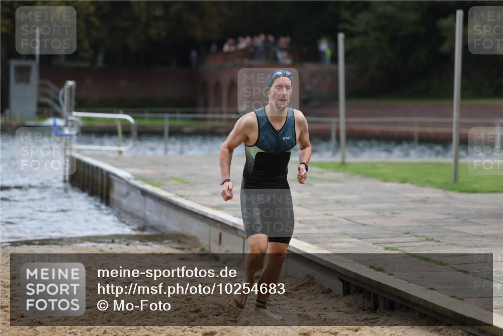13.09.2026 - Stadtparktriathlon Mo-Foto http://msf.ph/oto/10254683 13.09.2026 11:32:41 Schwimmen 835 meine-sportfotos.de
