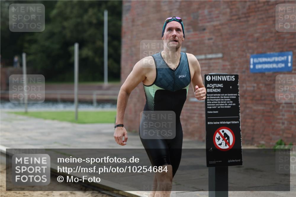 13.09.2026 - Stadtparktriathlon Mo-Foto http://msf.ph/oto/10254684 13.09.2026 11:32:43 Schwimmen 835, 869 meine-sportfotos.de