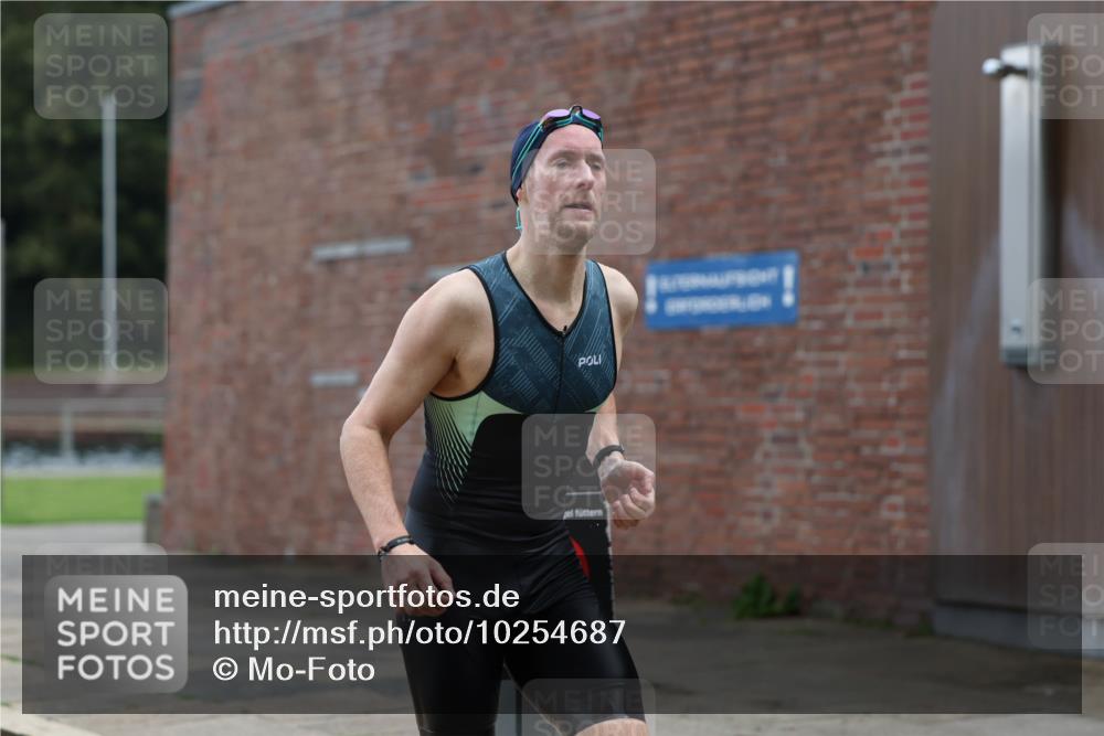 13.09.2026 - Stadtparktriathlon Mo-Foto http://msf.ph/oto/10254687 13.09.2026 11:32:43 Schwimmen 835, 869 meine-sportfotos.de