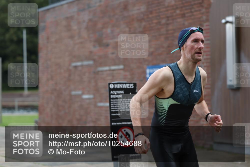 13.09.2026 - Stadtparktriathlon Mo-Foto http://msf.ph/oto/10254688 13.09.2026 11:32:44 Schwimmen 835, 869 meine-sportfotos.de