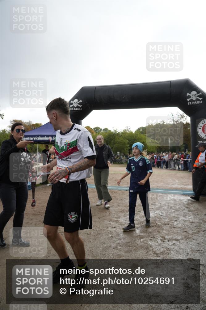13.09.2026 - Stadtparktriathlon Patografie http://msf.ph/oto/10254691 13.09.2026 11:03:18 Ziel 267, 268 meine-sportfotos.de