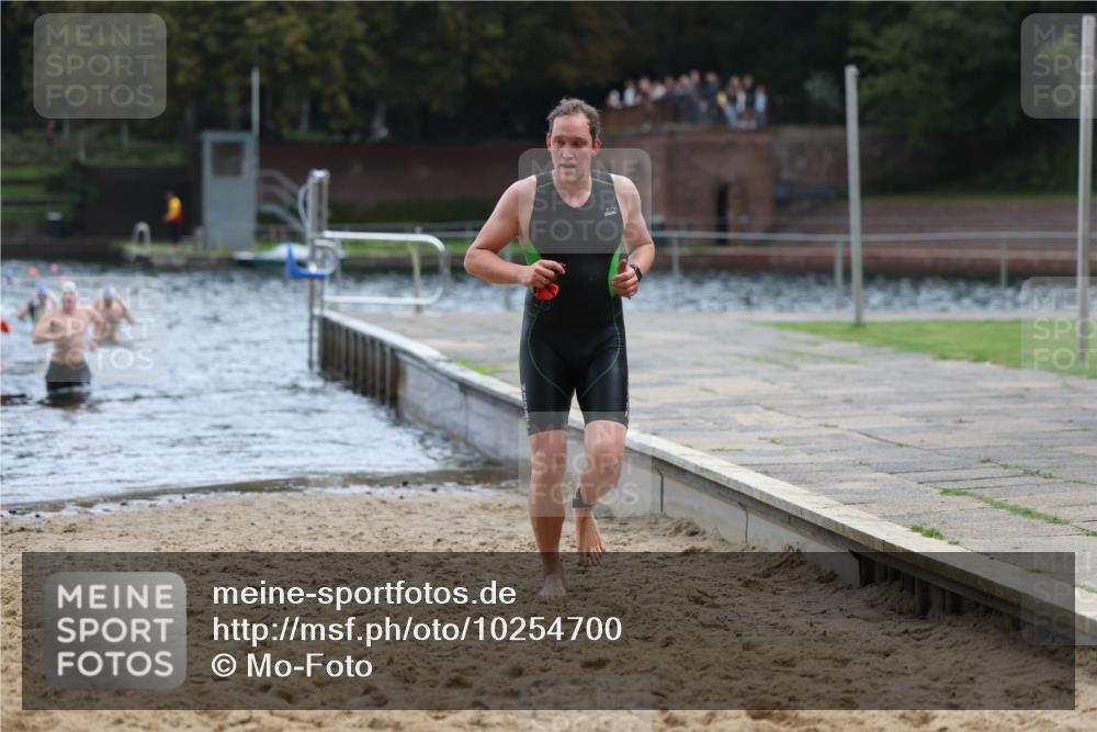 13.09.2026 - Stadtparktriathlon Mo-Foto http://msf.ph/oto/10254700 13.09.2026 11:32:54 Schwimmen 869, 922 meine-sportfotos.de