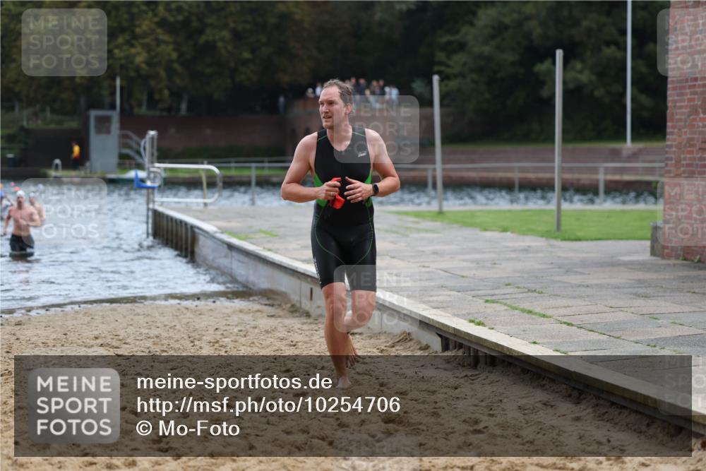 13.09.2026 - Stadtparktriathlon Mo-Foto http://msf.ph/oto/10254706 13.09.2026 11:32:55 Schwimmen 869, 873, 922 meine-sportfotos.de