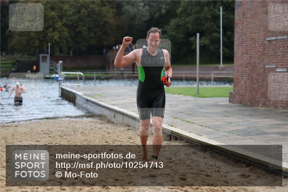 13.09.2026 - Stadtparktriathlon Mo-Foto http://msf.ph/oto/10254713 13.09.2026 11:32:56 Schwimmen 869, 873, 922 meine-sportfotos.de