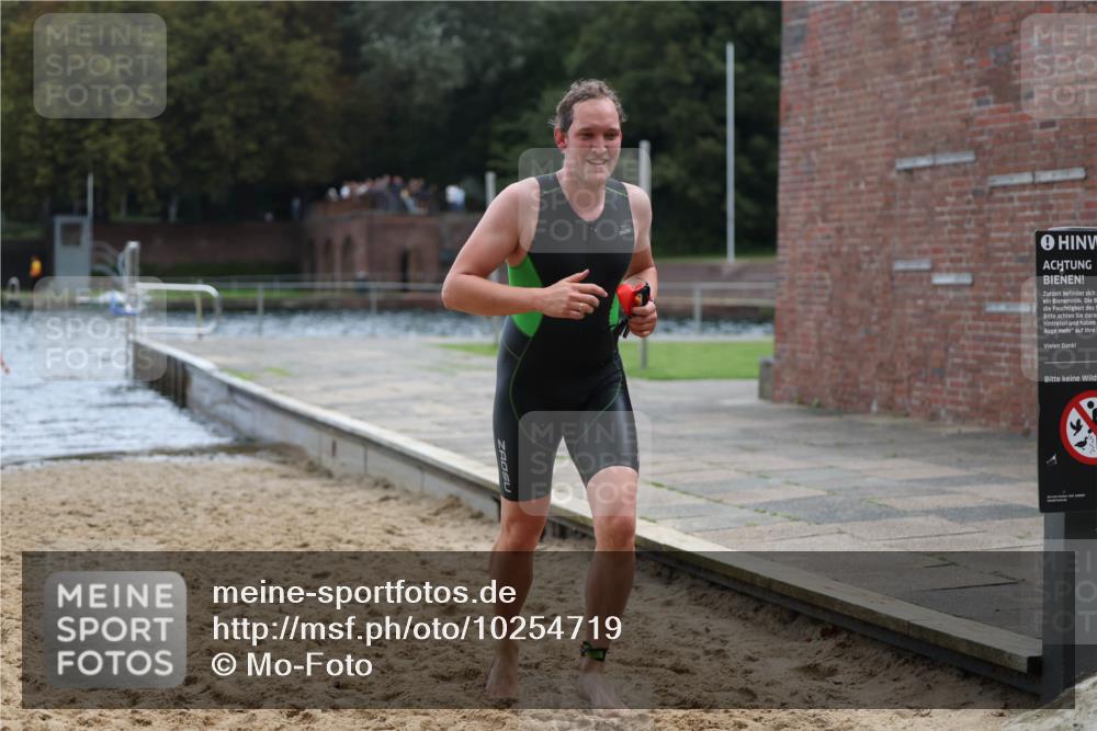 13.09.2026 - Stadtparktriathlon Mo-Foto http://msf.ph/oto/10254719 13.09.2026 11:32:56 Schwimmen 869, 873, 922 meine-sportfotos.de