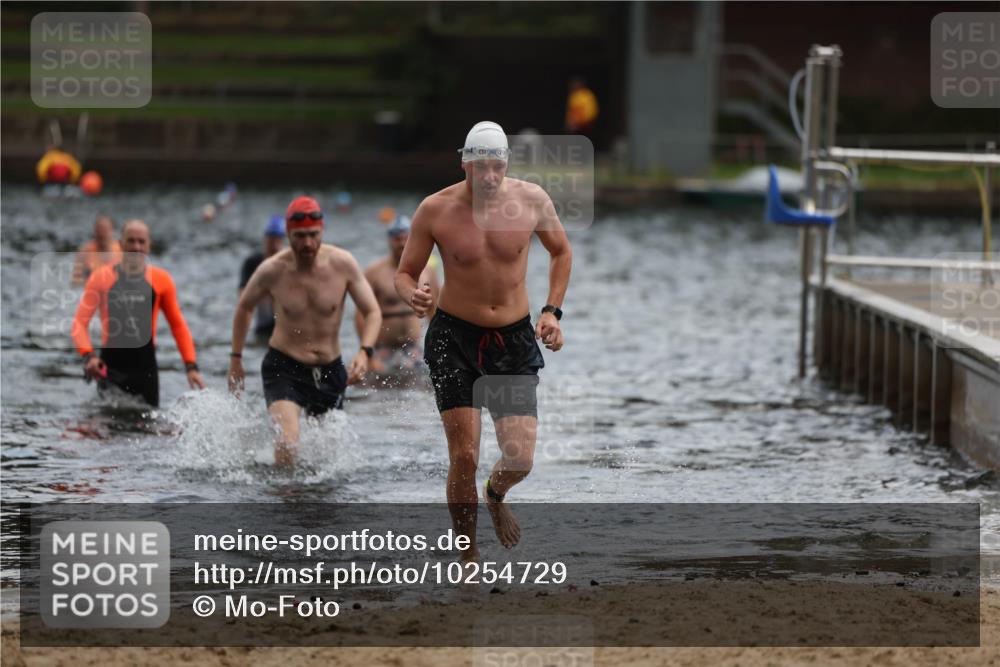 13.09.2026 - Stadtparktriathlon Mo-Foto http://msf.ph/oto/10254729 13.09.2026 11:33:03 Schwimmen 873, 888, 922 meine-sportfotos.de