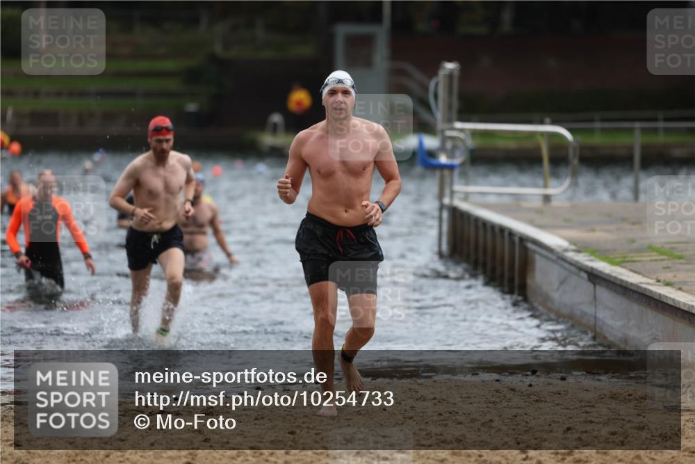 13.09.2026 - Stadtparktriathlon Mo-Foto http://msf.ph/oto/10254733 13.09.2026 11:33:04 Schwimmen 873, 888, 922 meine-sportfotos.de
