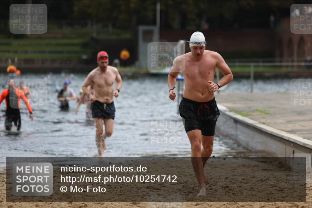 13.09.2026 - Stadtparktriathlon Mo-Foto http://msf.ph/oto/10254742 13.09.2026 11:33:06 Schwimmen 873, 888, 922 meine-sportfotos.de
