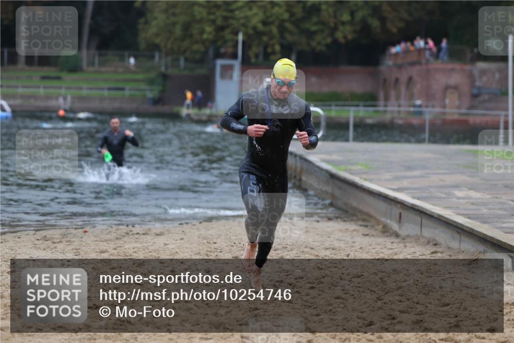 13.09.2026 - Stadtparktriathlon Mo-Foto http://msf.ph/oto/10254746 13.09.2026 10:29:03 Schwimmen 492, 509, 563 meine-sportfotos.de