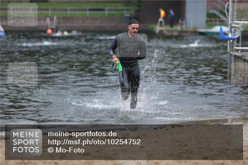 13.09.2026 - Stadtparktriathlon Mo-Foto http://msf.ph/oto/10254752 13.09.2026 10:29:06 Schwimmen 509, 563 meine-sportfotos.de