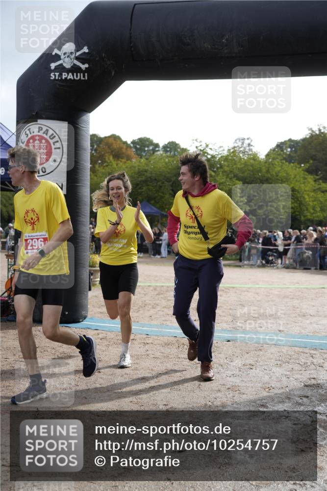 13.09.2026 - Stadtparktriathlon Patografie http://msf.ph/oto/10254757 13.09.2026 11:03:59 Ziel 296 meine-sportfotos.de