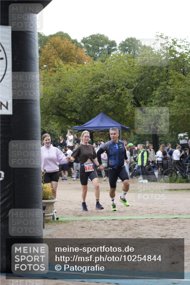 13.09.2026 - Stadtparktriathlon Patografie http://msf.ph/oto/10254844 13.09.2026 11:06:01 Ziel 233, 234, 236, 332 meine-sportfotos.de