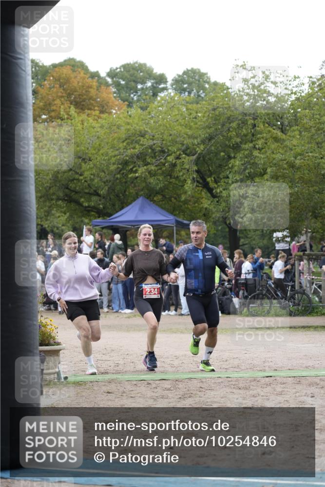 13.09.2026 - Stadtparktriathlon Patografie http://msf.ph/oto/10254846 13.09.2026 11:06:01 Ziel 233, 234, 236, 332 meine-sportfotos.de