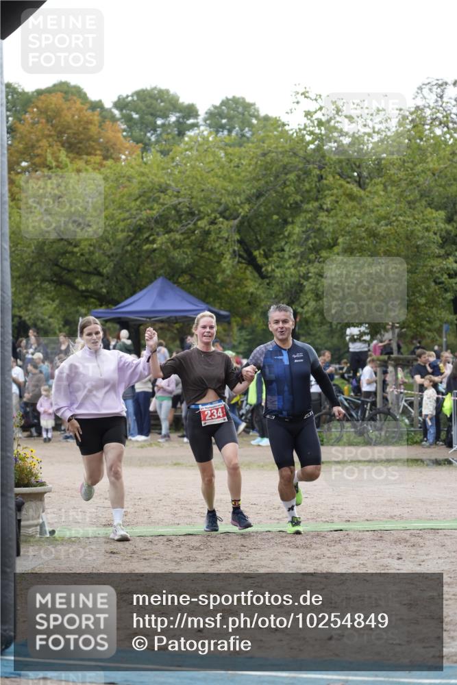 13.09.2026 - Stadtparktriathlon Patografie http://msf.ph/oto/10254849 13.09.2026 11:06:01 Ziel 233, 234, 236, 332 meine-sportfotos.de