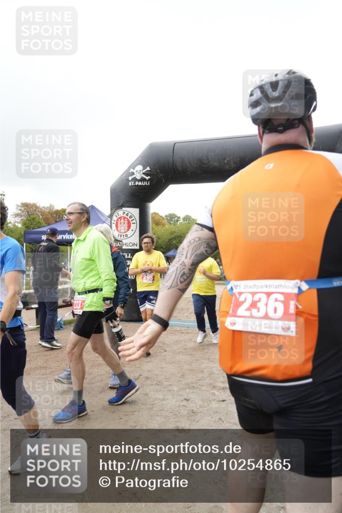 13.09.2026 - Stadtparktriathlon Patografie http://msf.ph/oto/10254865 13.09.2026 11:06:12 Ziel 233, 236, 254, 295 meine-sportfotos.de
