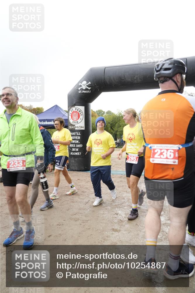 13.09.2026 - Stadtparktriathlon Patografie http://msf.ph/oto/10254867 13.09.2026 11:06:13 Ziel 233, 236, 254, 295 meine-sportfotos.de