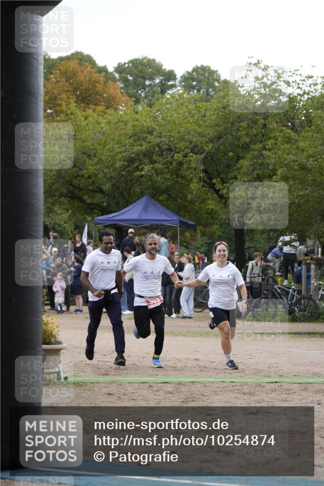 13.09.2026 - Stadtparktriathlon Patografie http://msf.ph/oto/10254874 13.09.2026 11:06:39 Ziel 303 meine-sportfotos.de