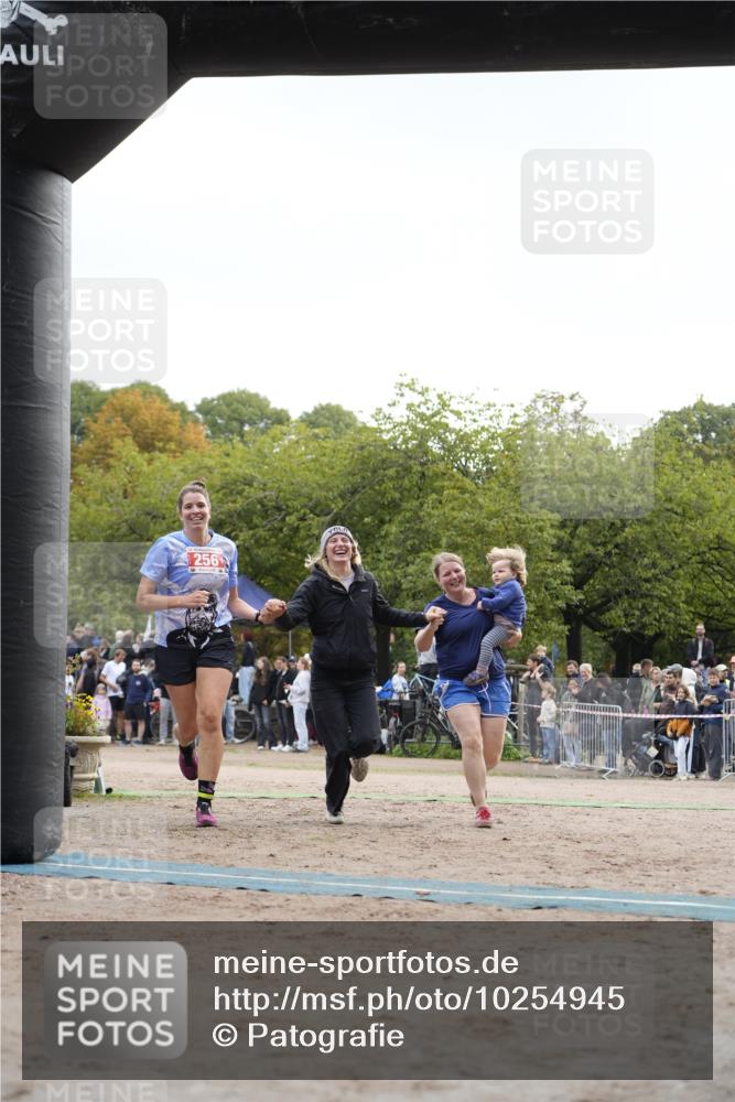 13.09.2026 - Stadtparktriathlon Patografie http://msf.ph/oto/10254945 13.09.2026 11:10:37 Ziel 256 meine-sportfotos.de