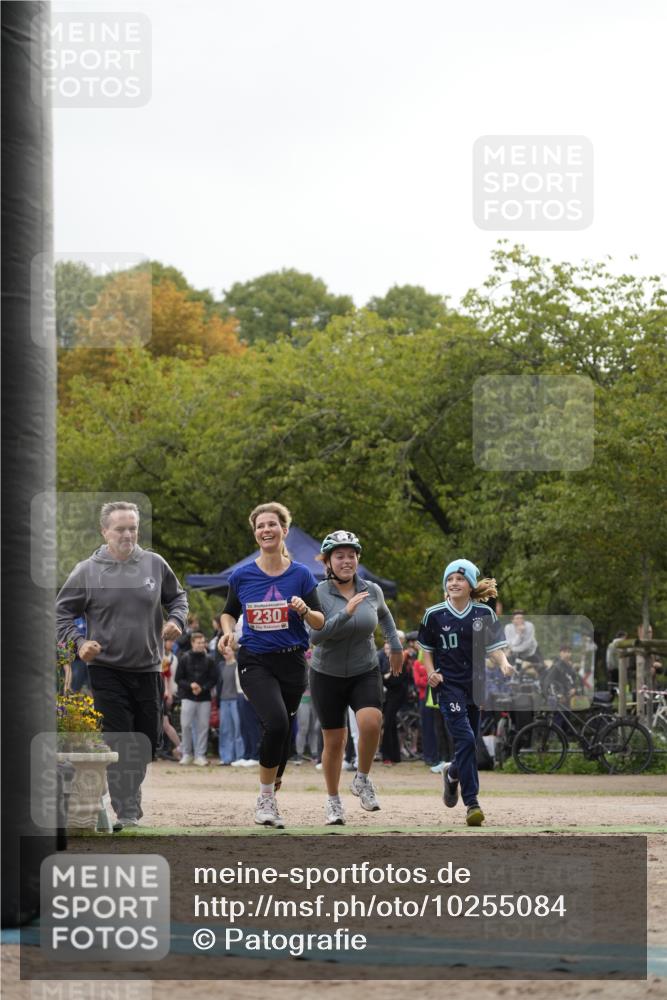 13.09.2026 - Stadtparktriathlon Patografie http://msf.ph/oto/10255084 13.09.2026 11:14:03 Ziel 230 meine-sportfotos.de