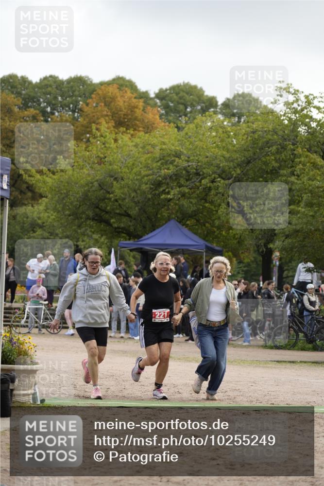 13.09.2026 - Stadtparktriathlon Patografie http://msf.ph/oto/10255249 13.09.2026 11:19:24 Ziel 221 meine-sportfotos.de