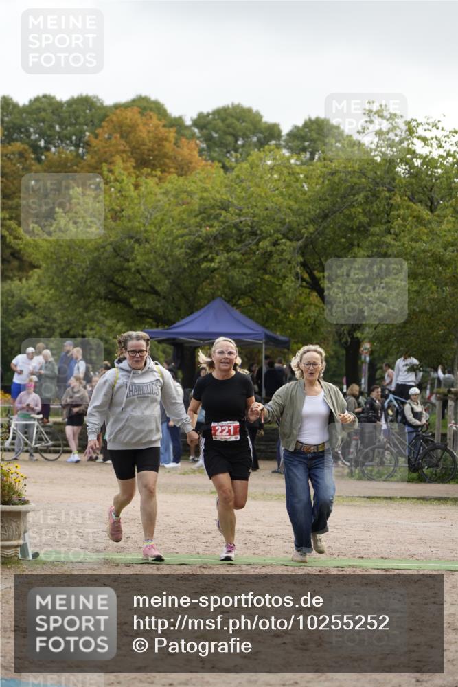 13.09.2026 - Stadtparktriathlon Patografie http://msf.ph/oto/10255252 13.09.2026 11:19:25 Ziel 221 meine-sportfotos.de