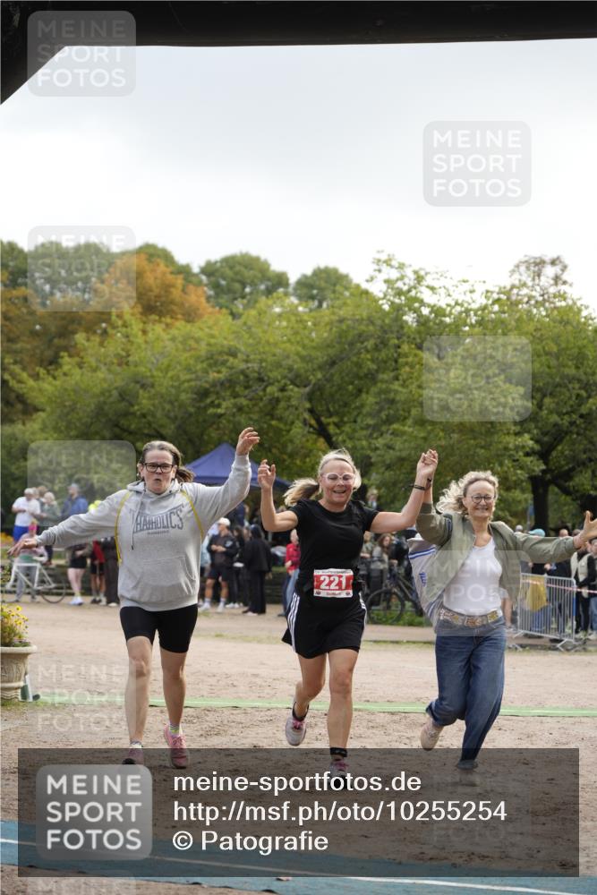 13.09.2026 - Stadtparktriathlon Patografie http://msf.ph/oto/10255254 13.09.2026 11:19:26 Ziel 221 meine-sportfotos.de