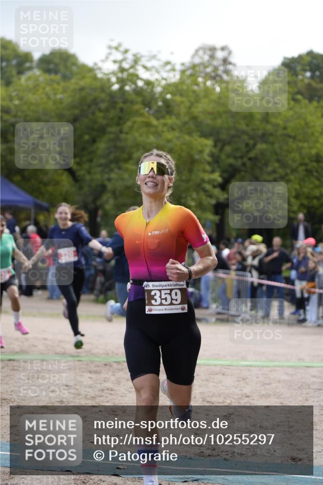 13.09.2026 - Stadtparktriathlon Patografie http://msf.ph/oto/10255297 13.09.2026 11:20:14 Ziel 320, 359 meine-sportfotos.de