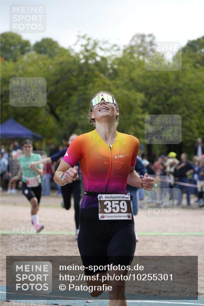13.09.2026 - Stadtparktriathlon Patografie http://msf.ph/oto/10255301 13.09.2026 11:20:15 Ziel 320, 359 meine-sportfotos.de