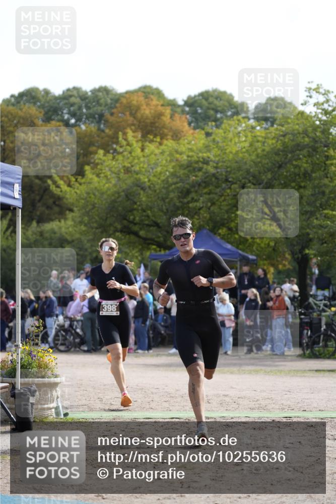 13.09.2026 - Stadtparktriathlon Patografie http://msf.ph/oto/10255636 13.09.2026 11:28:15 Ziel 398, 489 meine-sportfotos.de